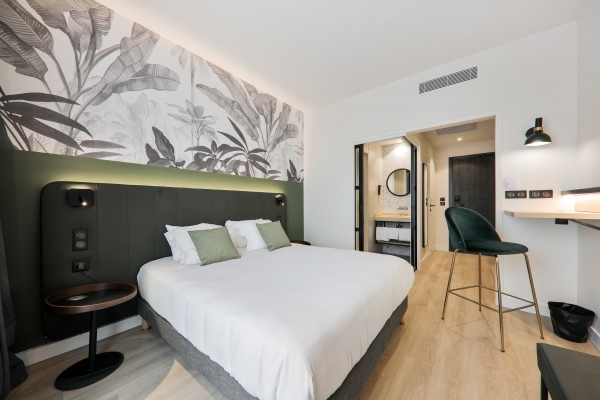 Hotel CAMPANILE SMART LYON EST - Eurexpo Bron Aviation